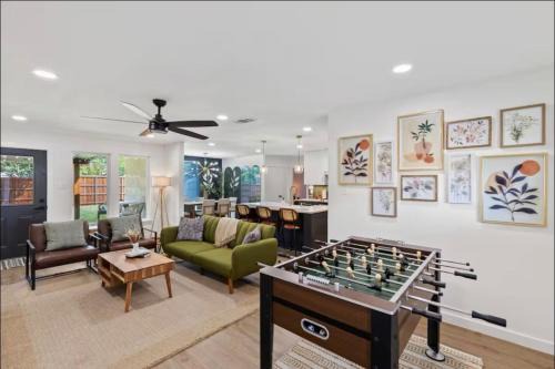 Luxury Oasis 4B 2B Jacuzzi Pet Friendly