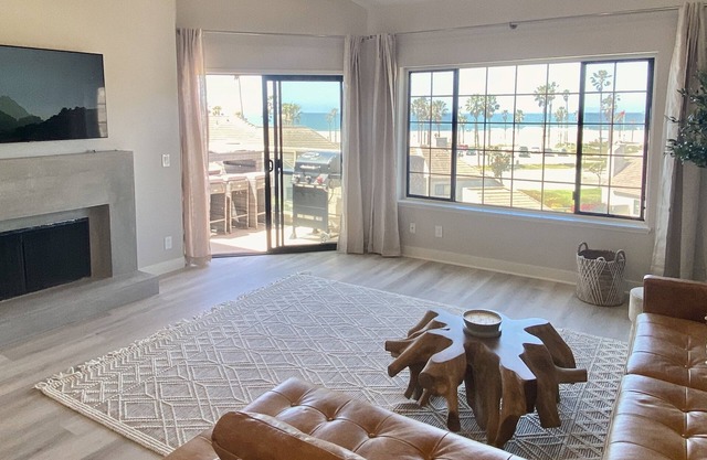 Luxury Ocean front with unobstructed beach views