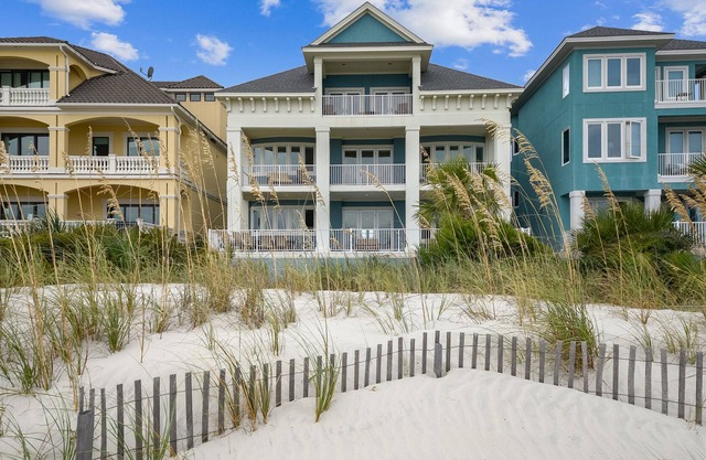 Luxury Oceanfront Home w/ Private Pool, Elevator, Pool Table & AMAZING VIEWS!