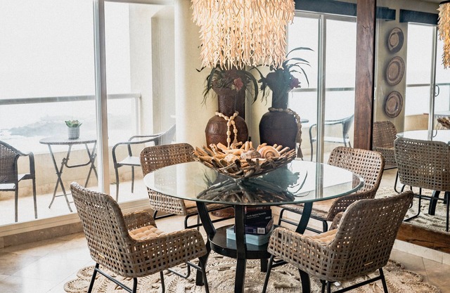'Luxury Oceanfront Penthouse with Pools, Jacuzzis and Spectacular Ocean Views'