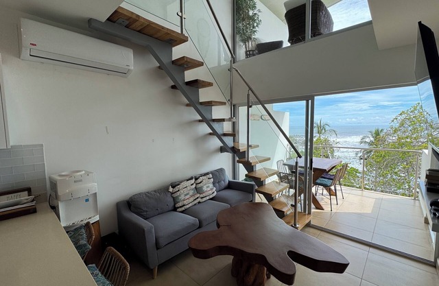 Luxury Oceanfront Penthouse 2 Bed/2 Bath+Loft on 5th Floor w 2 Balconies Bejuco