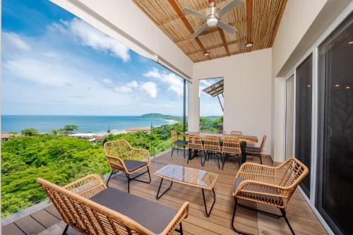 Luxury Oceanview Penthouse, Breathtaking Sunsets