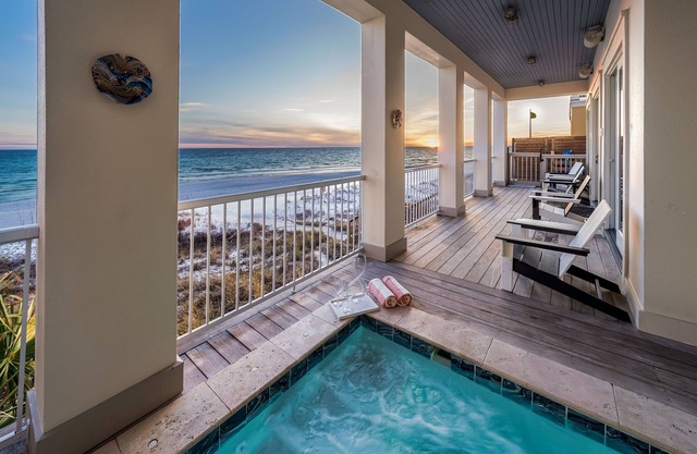 Luxury on the Beach: Private Pool, Beachfront, 5 Kings, Beach Svc