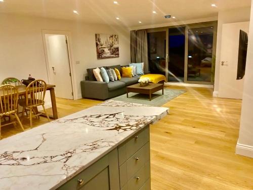 Luxury Penthouse 3-Bedrooms Private