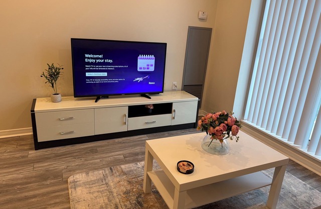 *Luxury Penthouse at the heart of North York!*