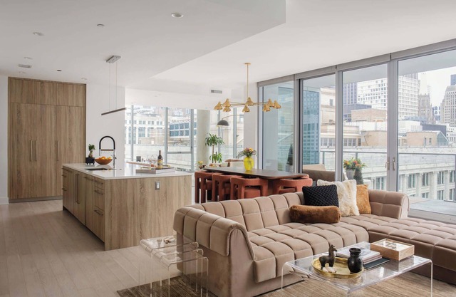 Luxury Penthouse: Iconic Views + Exclusive Comfort