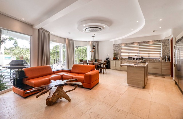 Luxury pool-front condo with private hot tub, balcony, fast WiFi - snowbirds OK