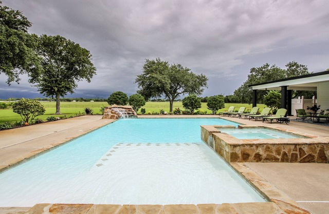 Luxury Pool House for Rent In South Lake Charles, Louisiana