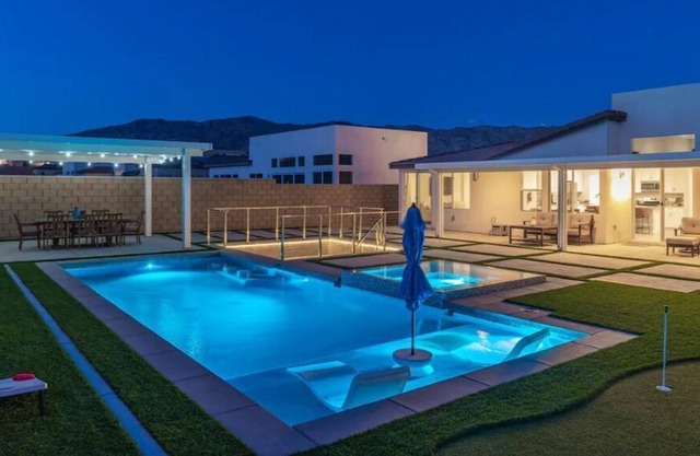 Luxury Pool|Spa|Sunken fire pit *No Cleaning Fee*