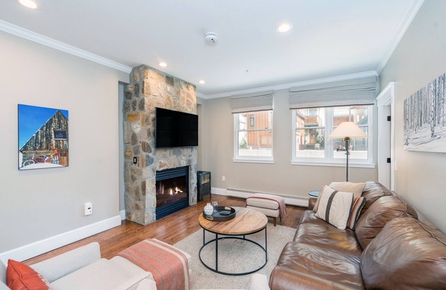 Luxury Private Pet-Friendly Residence With Concierge