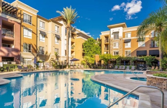 Luxury Resort Condo by Six Flags Magic Mountain