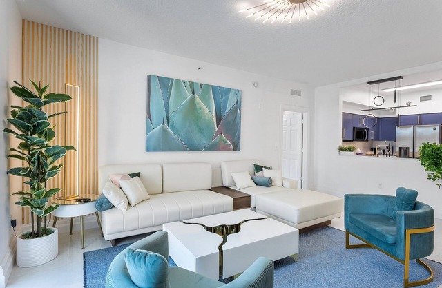 Luxury Resort-style 3 bdrm condo in Lantana, Florida