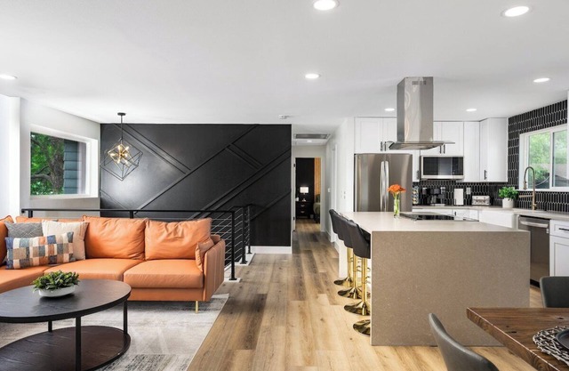 Luxury Retreat - Mountain View Deck and Game Room