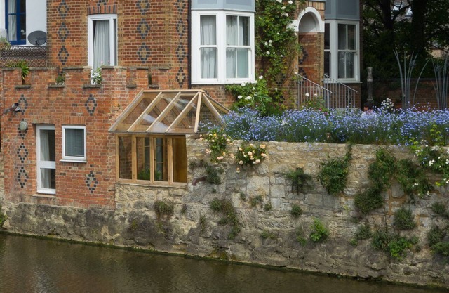 Luxury Riverside Studio with Conservatory and Wharf in the centre of Oxford