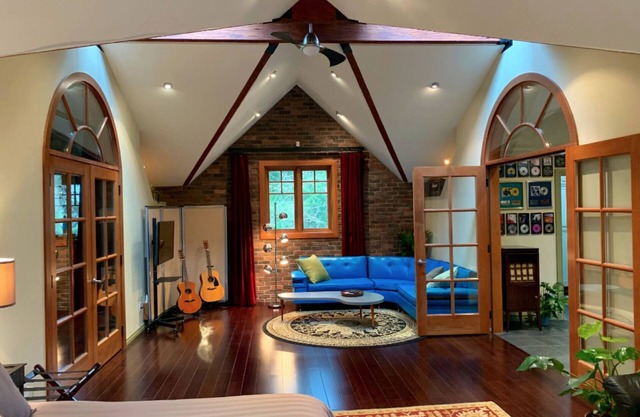 Luxury Rock & Roll Retreat