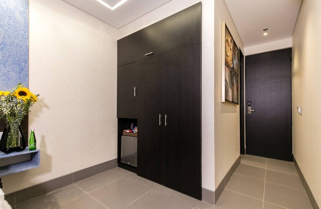 Luxury Room with Window