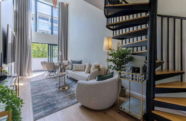 Luxury Sea Point 2 Bed Apartment | Pool