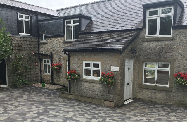 Luxury self-catering accomodation with breathtaking views for up to 10 people.