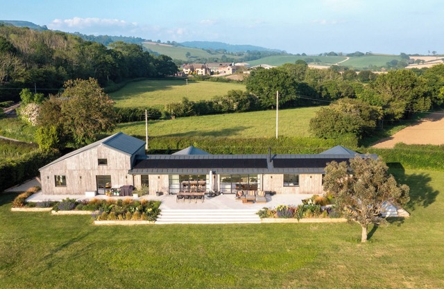 Luxury spacious 3 bedroom home with stunning views across the Dorset countryside