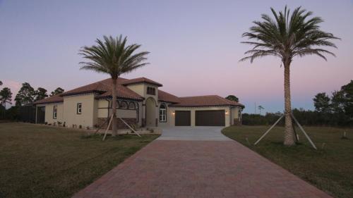 Luxury Spanish-style vacation home!