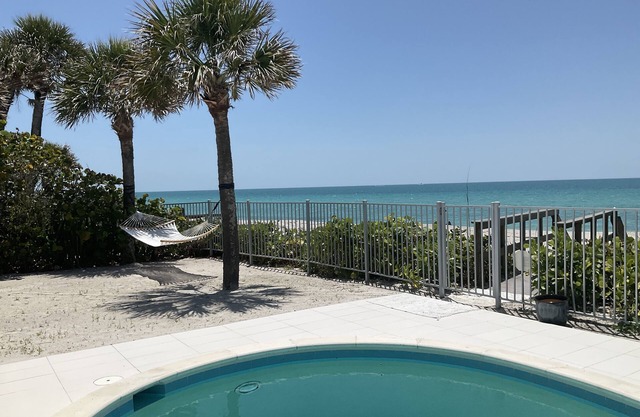 Luxury spectacular beach house with stunning views!