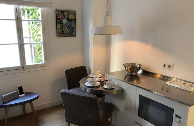 Luxury studio, in a quiet alley, in the heart of the old town of St Tropez