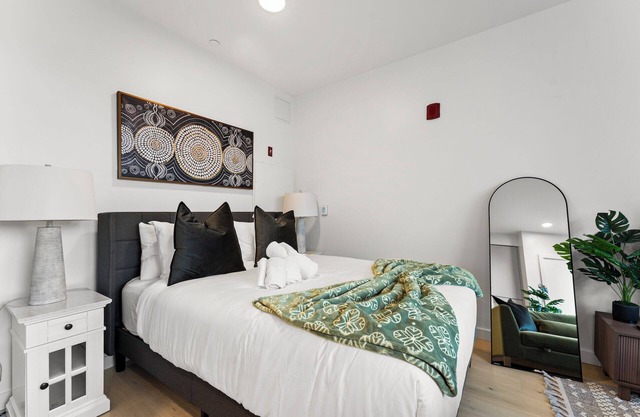 Luxury Studio Next to Broadway 1313