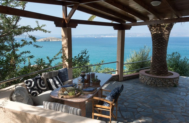 Luxury studio with amazing sea view and swimming pool
