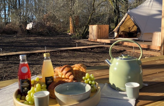 Luxury tent with private spa Copa cabanes 1 pond view