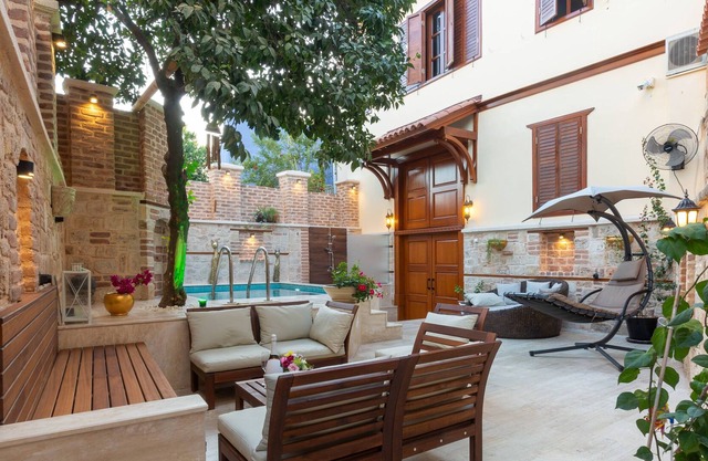 Luxury Triplex Villa with Pool