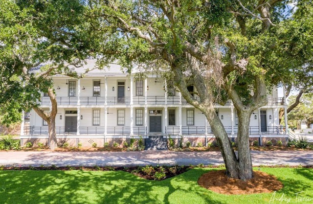 Luxury Tybee Condo with 2 King suites and Pool
