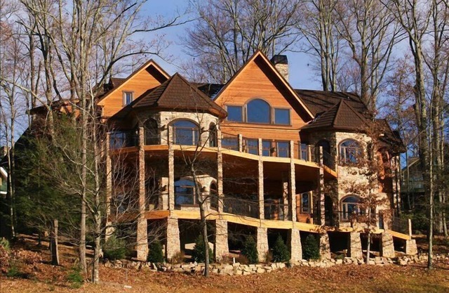 Luxury Upscale Retreat sleeps 4-16 Great for Entire Family (Special discount)