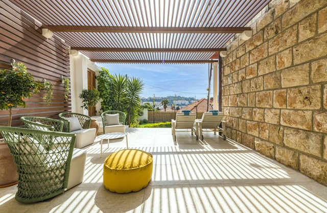 Luxury Vacation Spot with Large Terrace And Garden