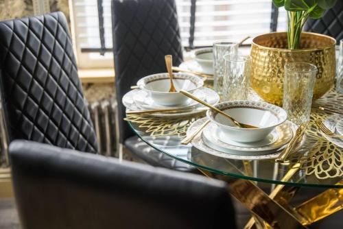 Luxury Versace Sleeps10 HotTub Pool Table SkyTV