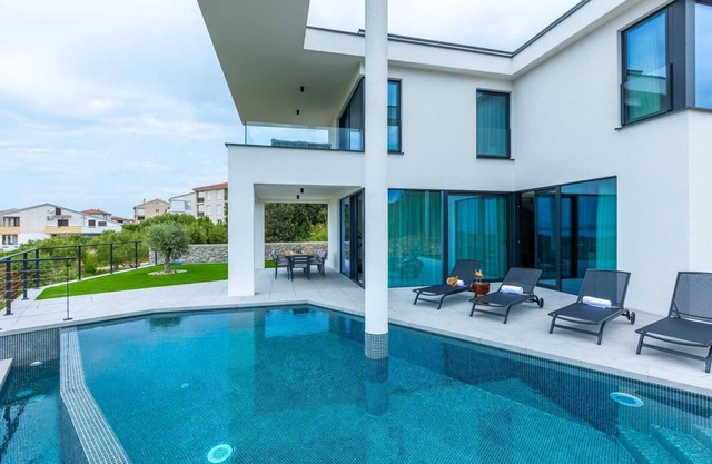 Luxury Villa 45° – Exclusive holiday villa with sea view