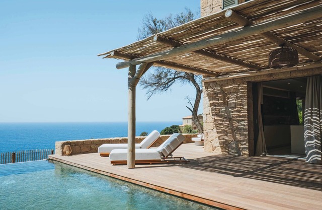 Luxury Villa a nepita Beach access through the maquis