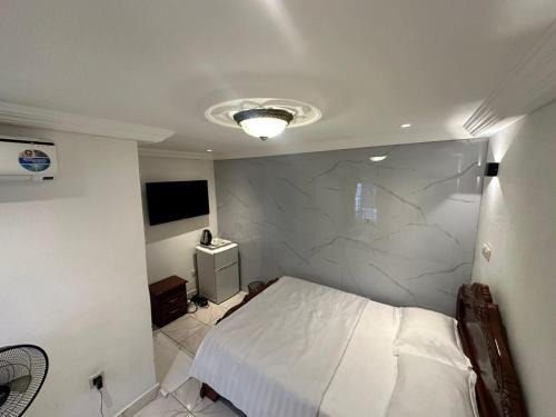 Luxury Villa AC Ensuite Room 6