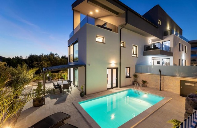 Luxury Villa Adria Apartments