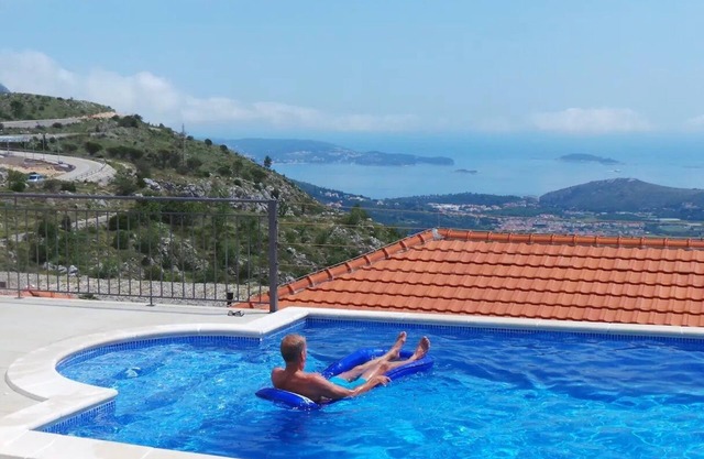 Luxury Villa Arc with private pool near Dubrovnik