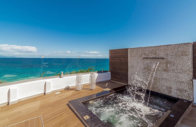 Luxury Villa Cavo Mare Thalassa with pool