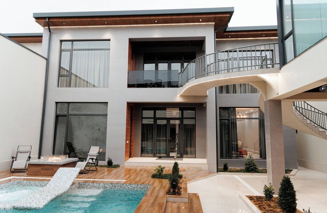 Luxury Villa Corner Garden WiFi, AC, Pool, 4 bedrooms in Bostanlik, Uzbekistan