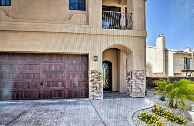 Luxury Villa! Emerald Golf Course, Pets! Views!