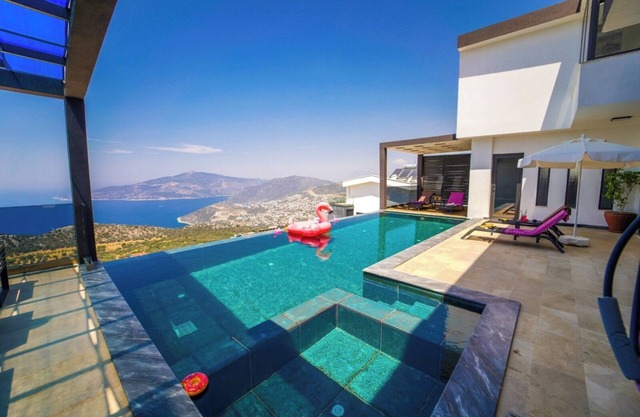 Luxury Villa for 6 People with Sea View in Kalkan Kördere