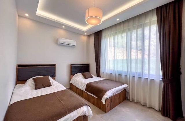 Luxury Villa for 6 People with Sea View 48-10396