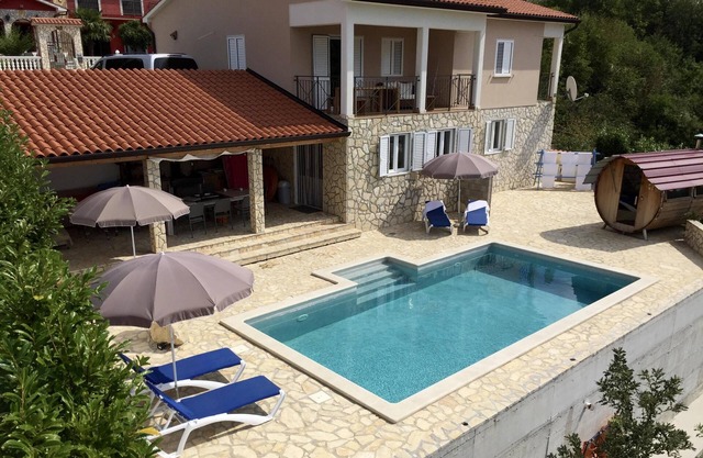 Luxury Villa, Full air conditioning,100% private swimming pool close to the Sea