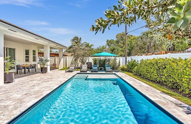 Luxury Villa Heated Pool Las Olas Close to Beach