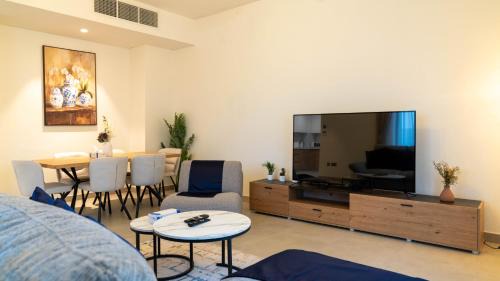 Luxury Villa In Yas