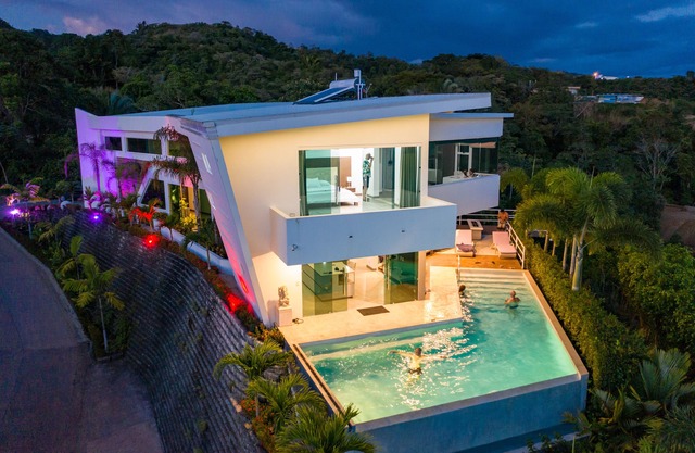 Luxury Villa Los Monos with Private Pool & Oceanview