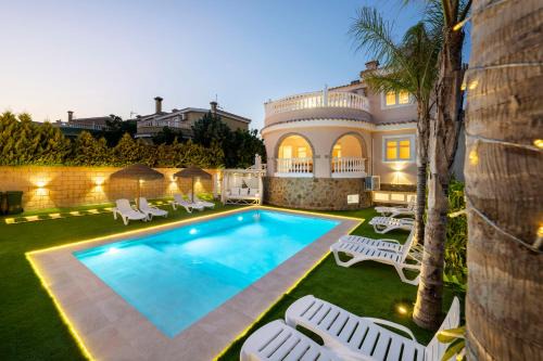 Luxury Villa Paraiso Alicante - Piscina Salada Climatizada, Chimenea, gymnasio, despacho, Fútbol , Golf , BBQ , Netflix