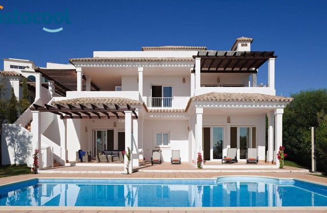 Luxury villa-private pool with view of the valley (cleaning included)